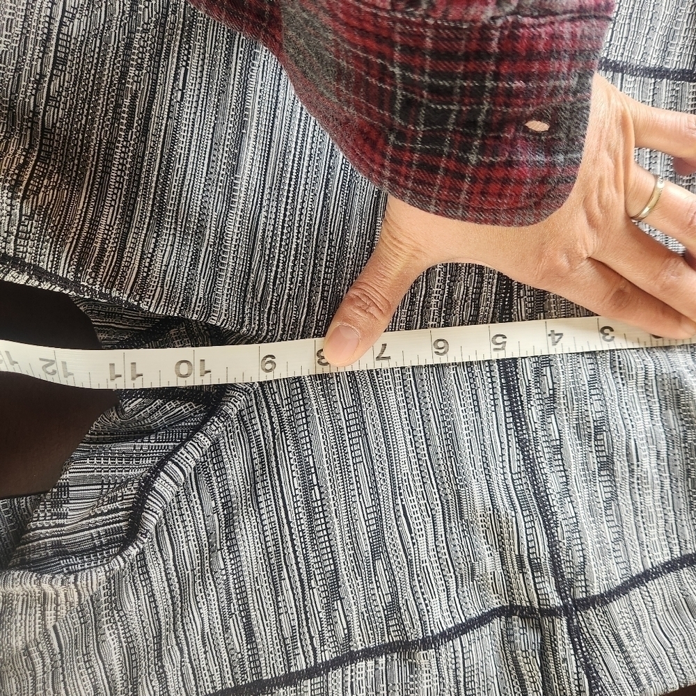 Athleta Mantra Black leggings black, gray, and white size Small - Picture 10 of 13